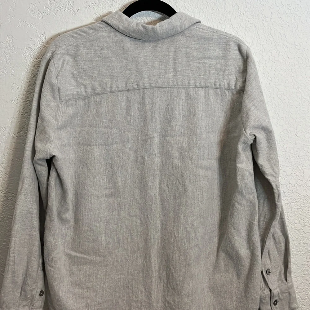 Madewell light gray mid weight flannel shacket with pockets Preppy Casual Alpine - Picture 8 of 11
